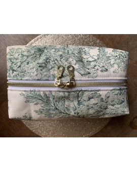 Coffret Trousse de Toilette Livia & ses accessoires "Toile de Jouy Vert"