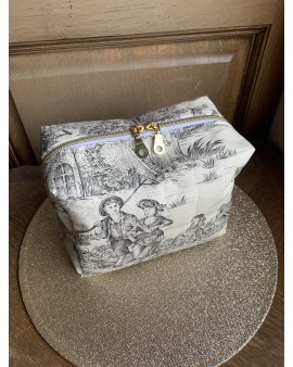 Coffret Trousse de Toilette Livia & ses accessoires "Toile de Jouy Noire"