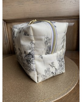 Coffret Trousse de Toilette Livia & ses accessoires "Toile de Jouy Noire"