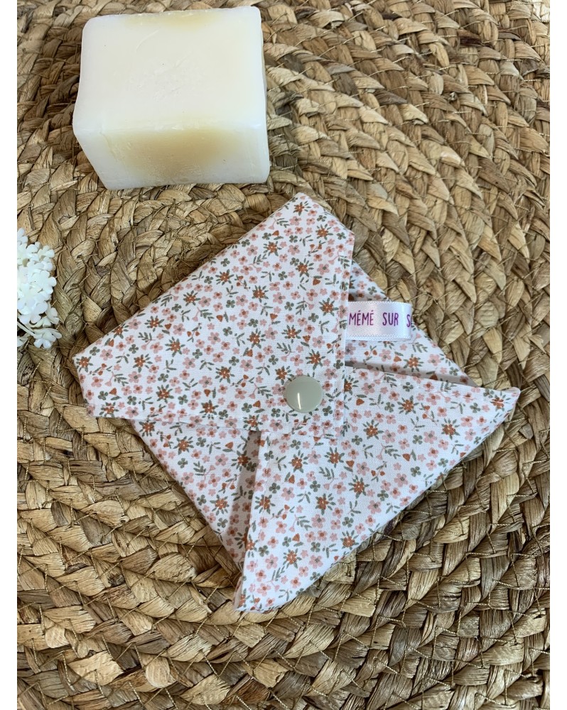 Range Savon Imperméable "Petites fleurs roses"