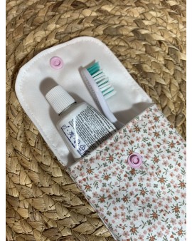 Pochette à brosse à dents...