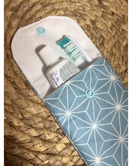 Pochette à brosse à dents...