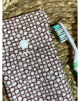 Pochette à brosse à dents...