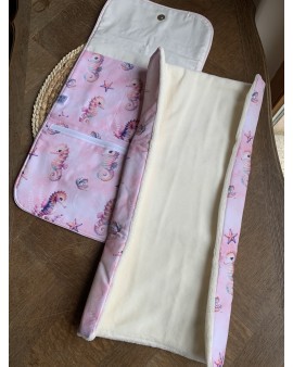 A PERSONNALISER : Pochette à langer + serviette