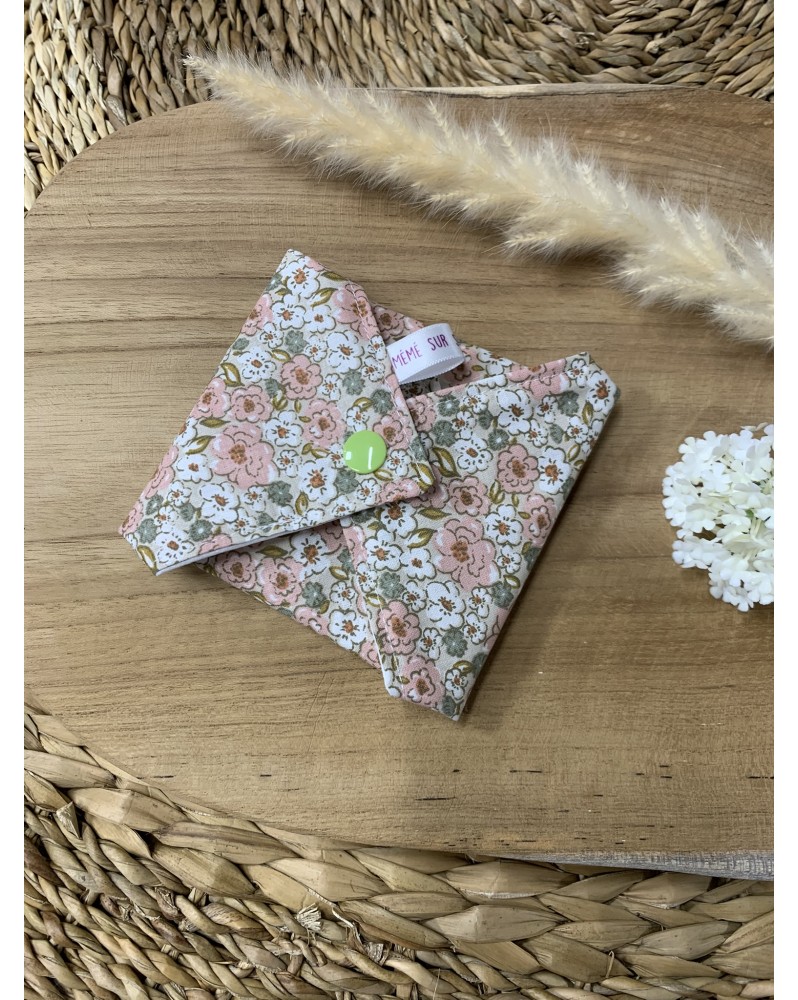 Range Savon Imperméable "Fleurs Rose/Vert"