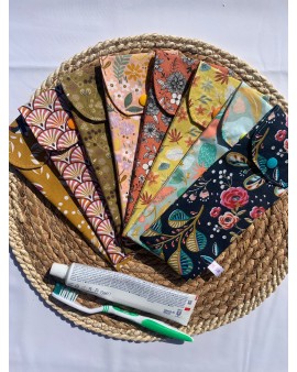 Pochette à brosse à dents "Fleurs géométriques"